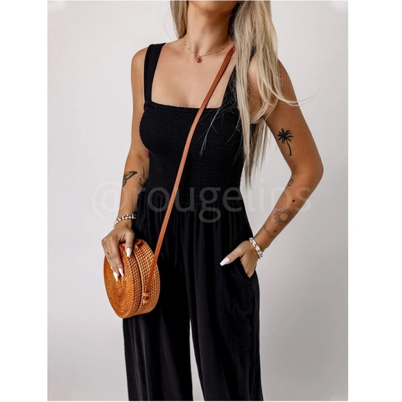 Black Jumpsuit Slant Pocket Wide Leg Shirred Bodice Straps Square Neck - Picture 5 of 13